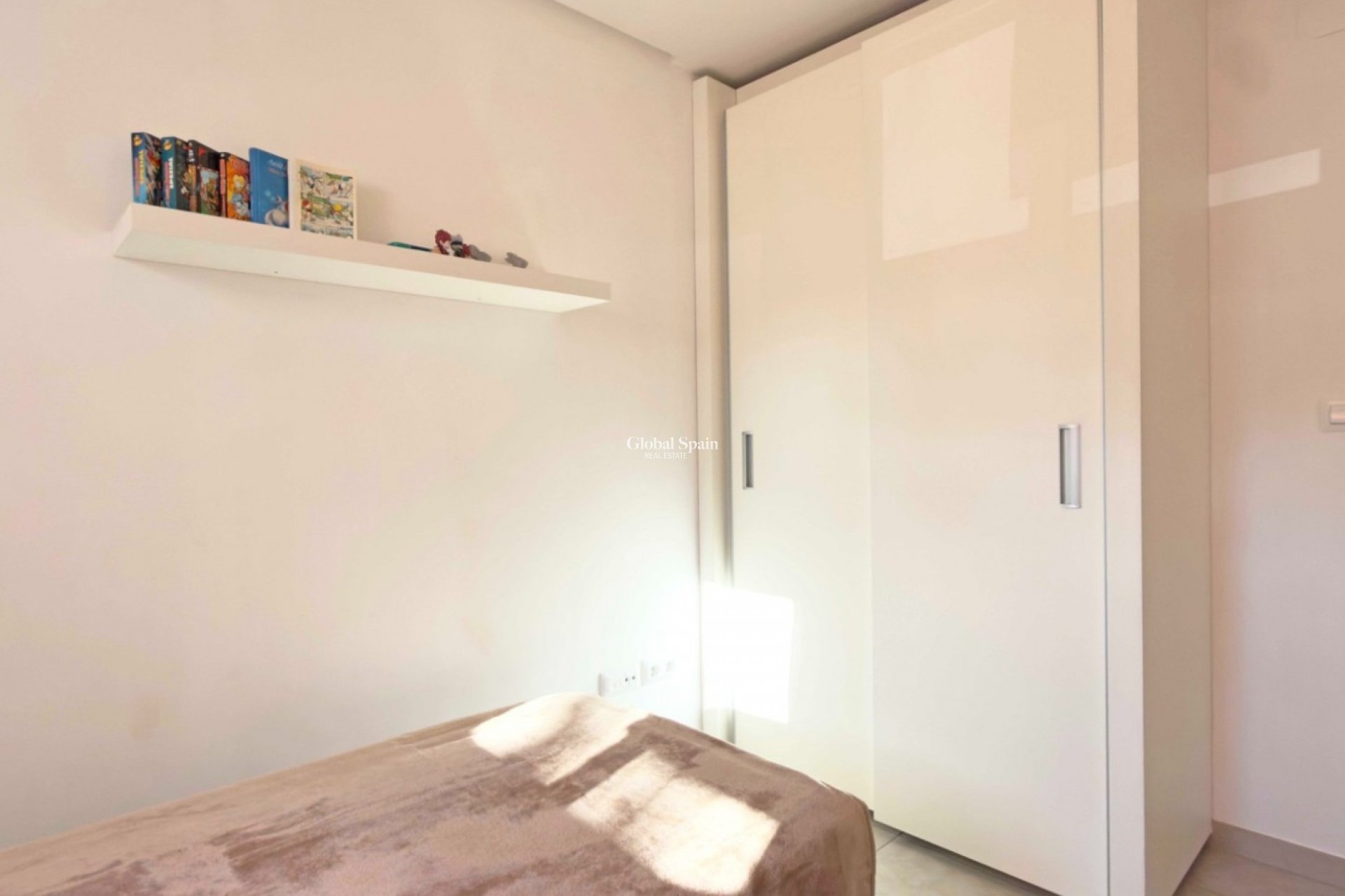 Resale - APARTMENT -
ORIHUELA COSTA - Costa Blanca