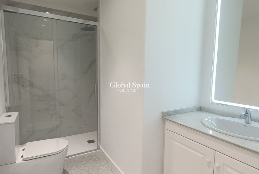 Resale - APARTMENT -
ORIHUELA COSTA - Costa Blanca