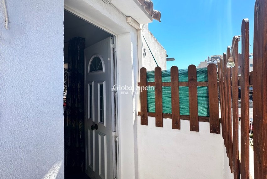 Resale - APARTMENT -
ORIHUELA COSTA - Costa Blanca