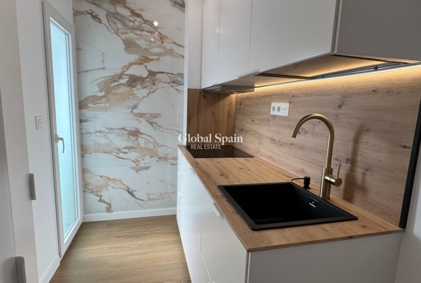 Resale - APARTMENT -
ORIHUELA COSTA - Costa Blanca