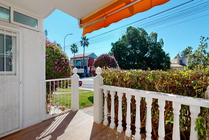 Resale - APARTMENT -
ORIHUELA COSTA - Costa Blanca