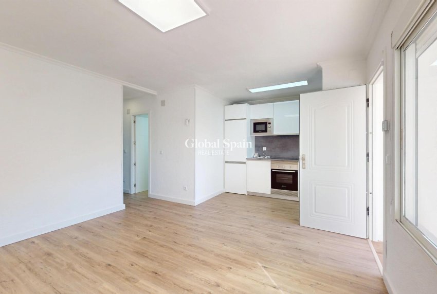 Resale - APARTMENT -
ORIHUELA COSTA - Costa Blanca