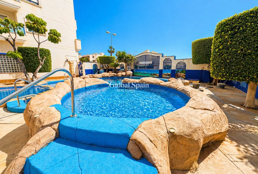 Resale - APARTMENT -
ORIHUELA COSTA - Costa Blanca