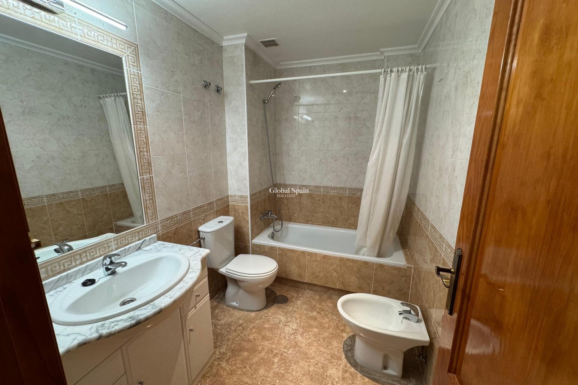 Resale - APARTMENT -
ORIHUELA COSTA - Costa Blanca