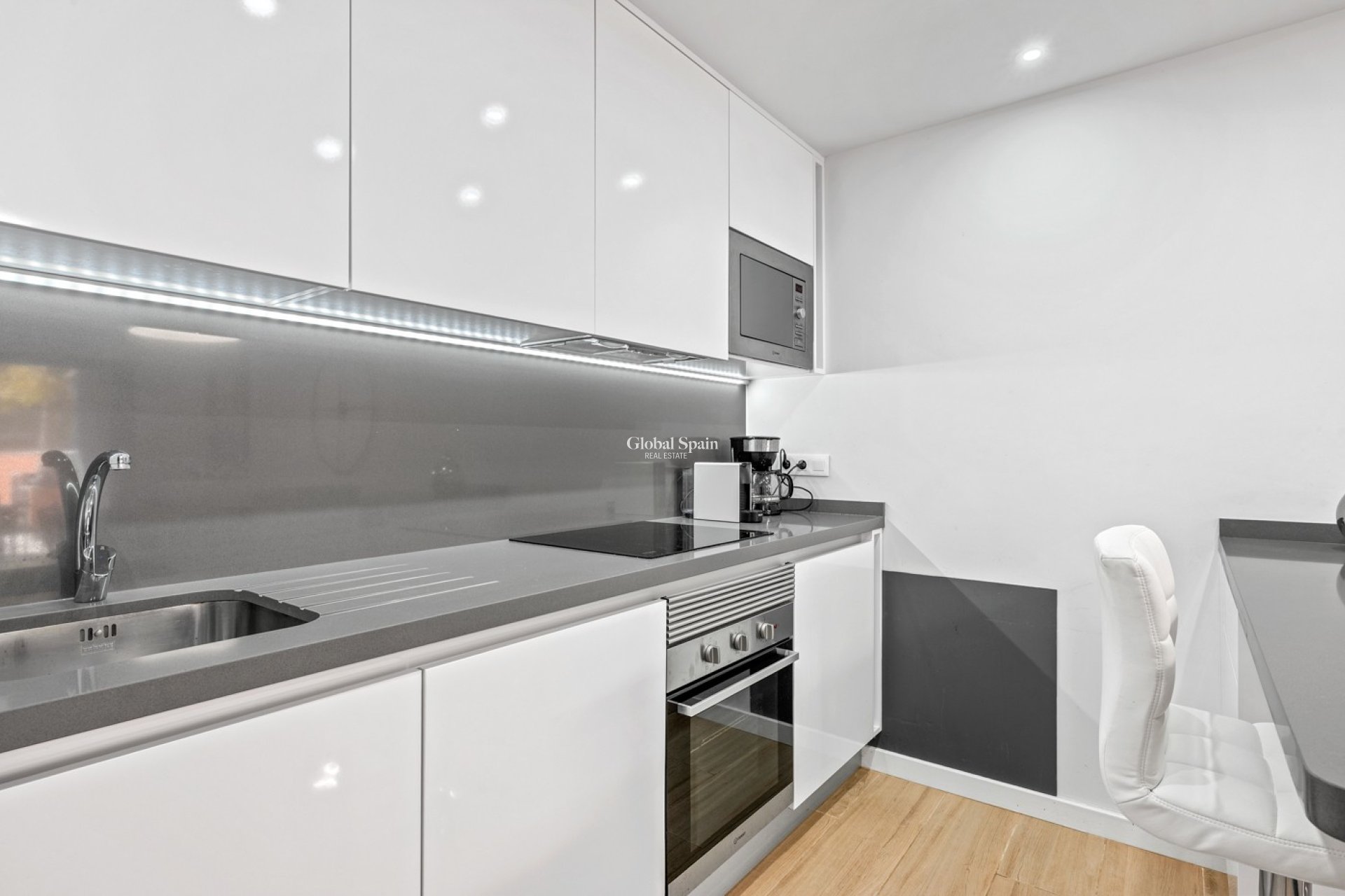 Resale - APARTMENT -
ORIHUELA COSTA - Costa Blanca