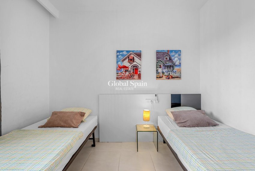 Resale - APARTMENT -
ORIHUELA COSTA - Costa Blanca