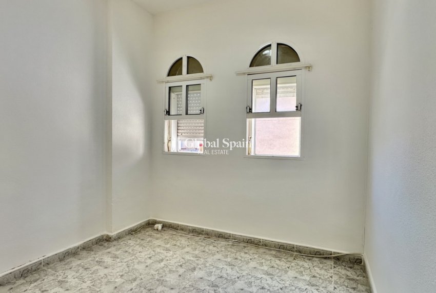 Resale - APARTMENT -
ORIHUELA COSTA - Costa Blanca