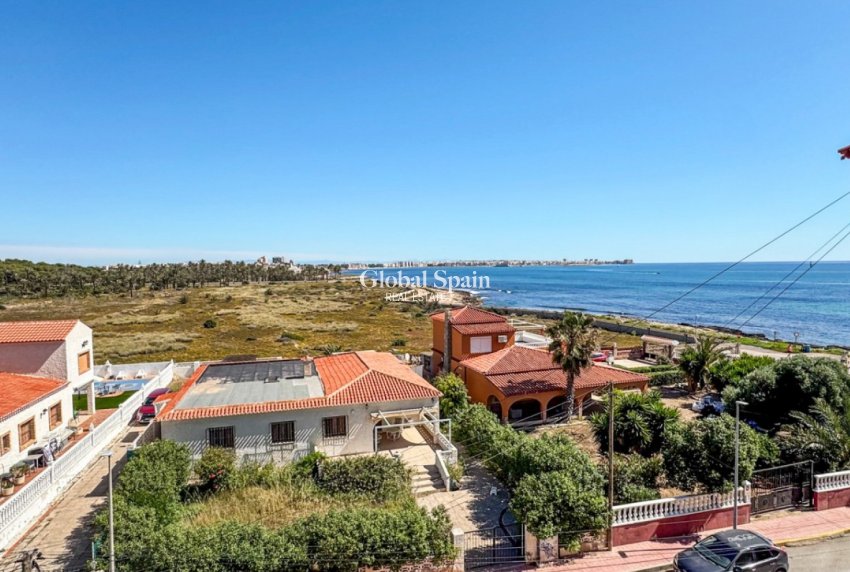 Resale - APARTMENT -
ORIHUELA COSTA - Costa Blanca