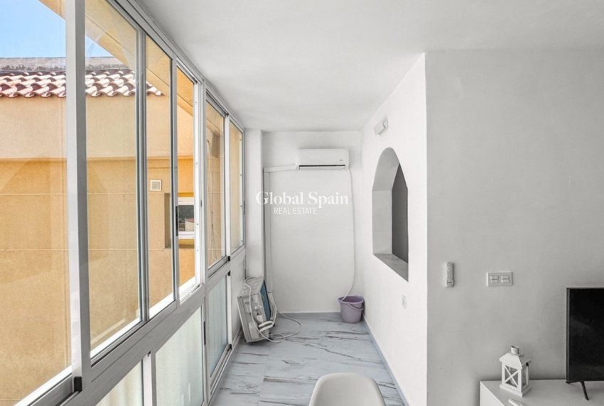 Resale - APARTMENT -
ORIHUELA COSTA - Costa Blanca
