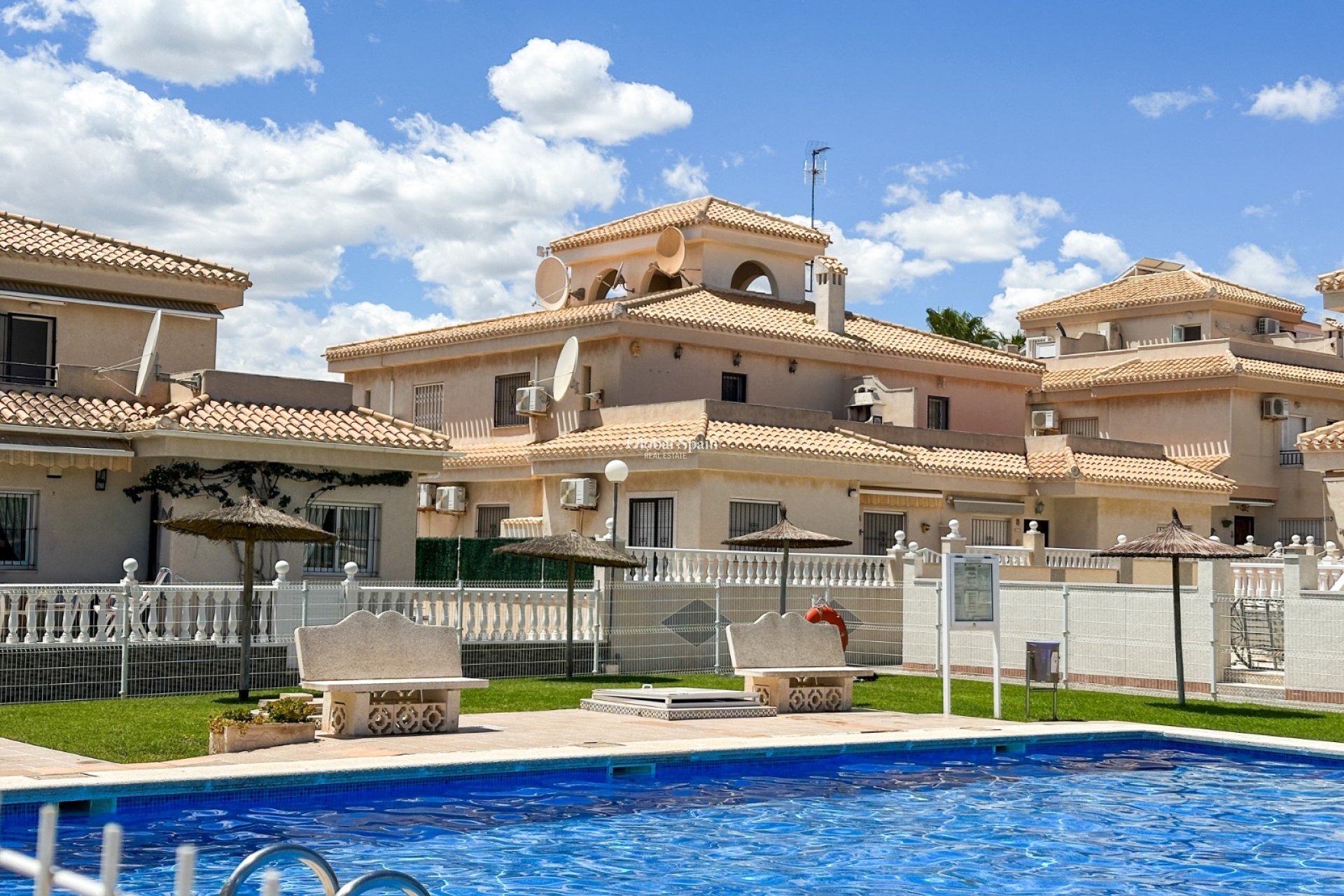 Resale - APARTMENT -
ORIHUELA COSTA - Costa Blanca