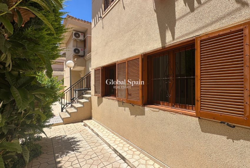 Resale - APARTMENT -
ORIHUELA COSTA - Costa Blanca