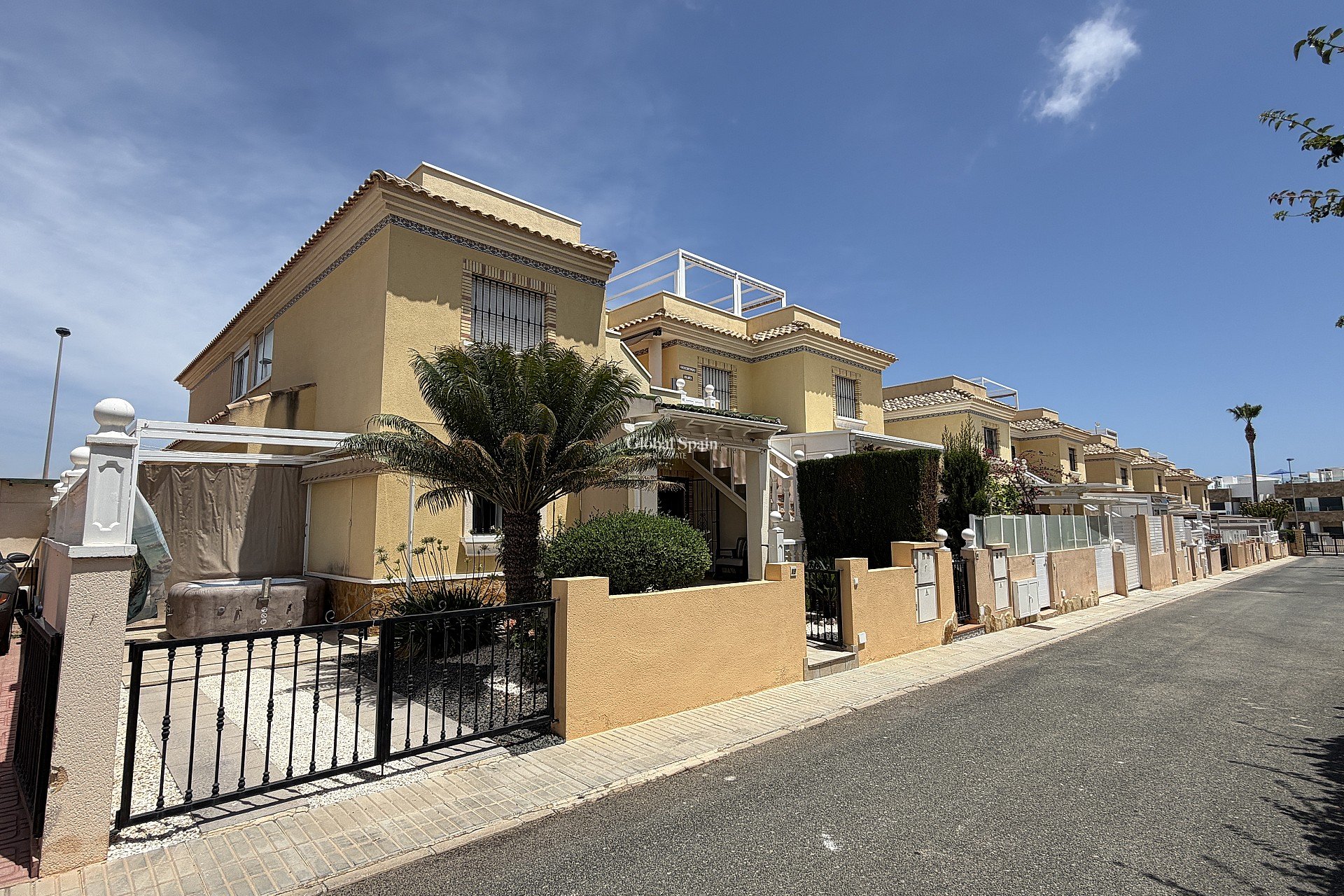 Resale - APARTMENT -
ORIHUELA COSTA - Costa Blanca