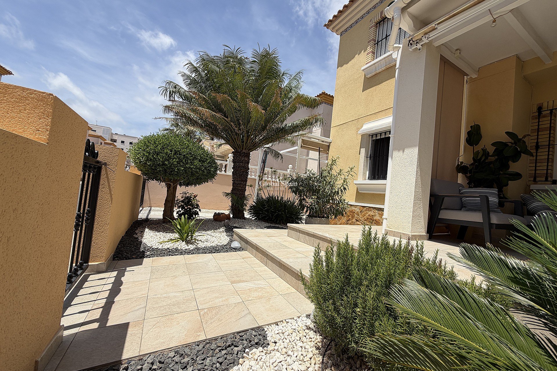 Resale - APARTMENT -
ORIHUELA COSTA - Costa Blanca