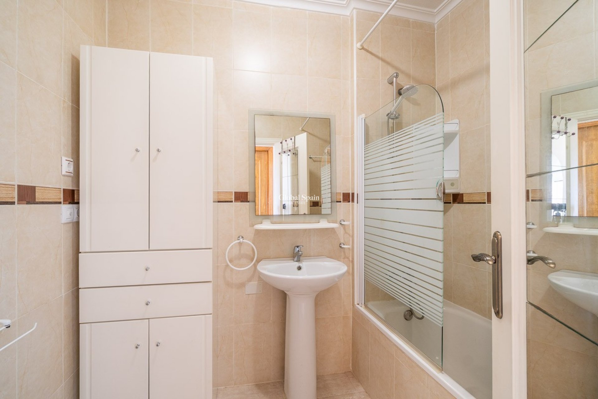 Resale - APARTMENT -
ORIHUELA COSTA - Costa Blanca