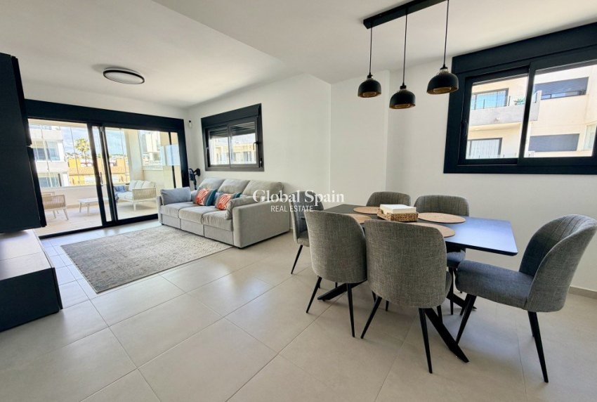Resale - APARTMENT -
ORIHUELA COSTA - Costa Blanca