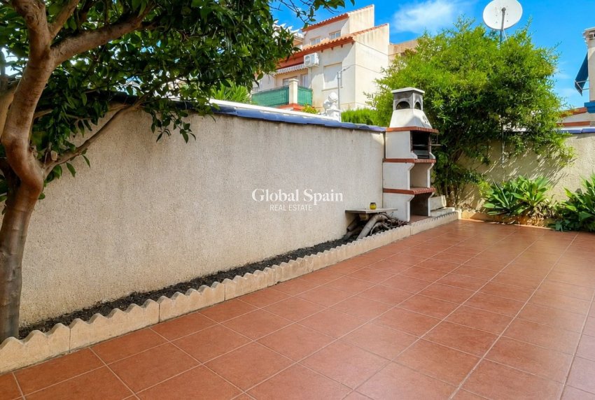Resale - APARTMENT -
ORIHUELA COSTA - Costa Blanca