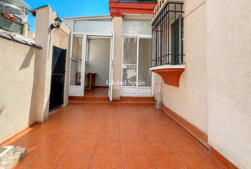 Resale - APARTMENT -
ORIHUELA COSTA - Costa Blanca