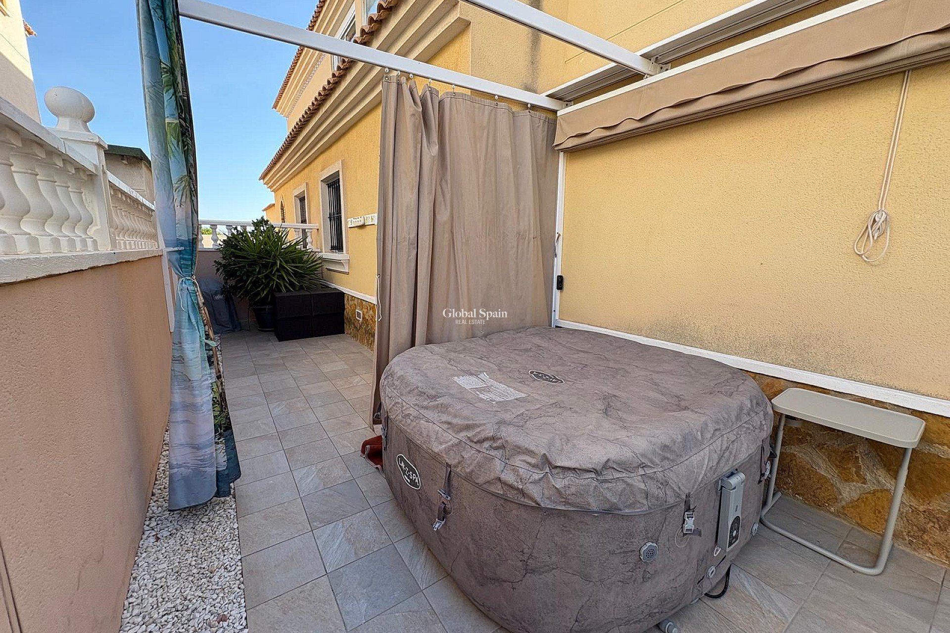 Resale - APARTMENT -
ORIHUELA COSTA - Costa Blanca