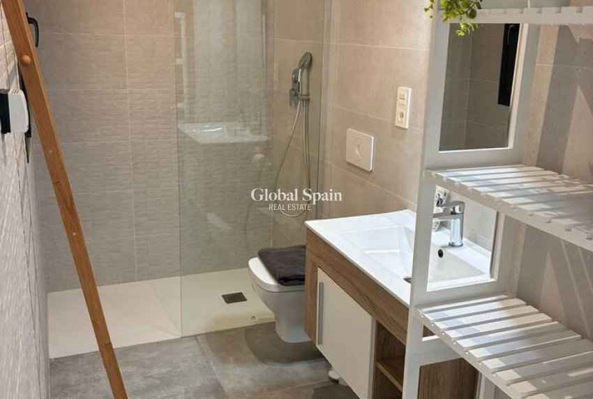 Resale - APARTMENT -
ORIHUELA COSTA - Costa Blanca