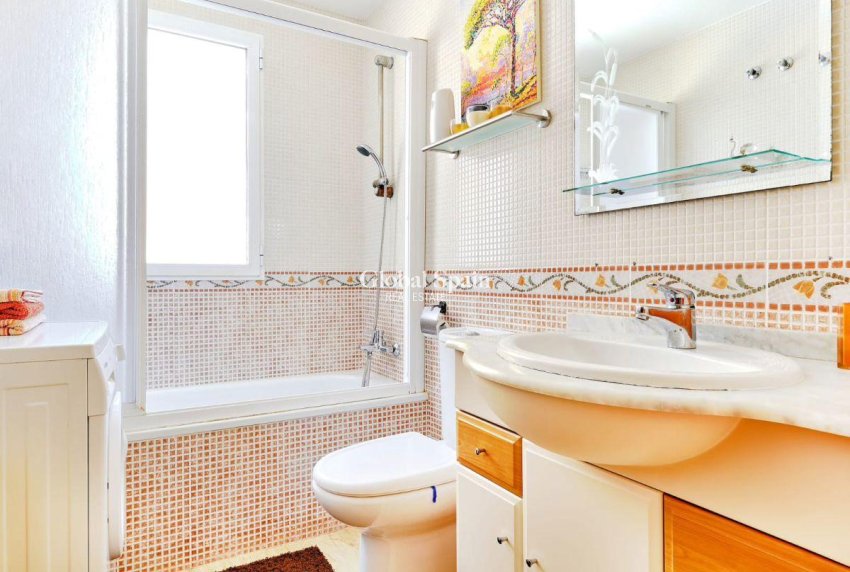 Resale - APARTMENT -
ORIHUELA COSTA - Costa Blanca