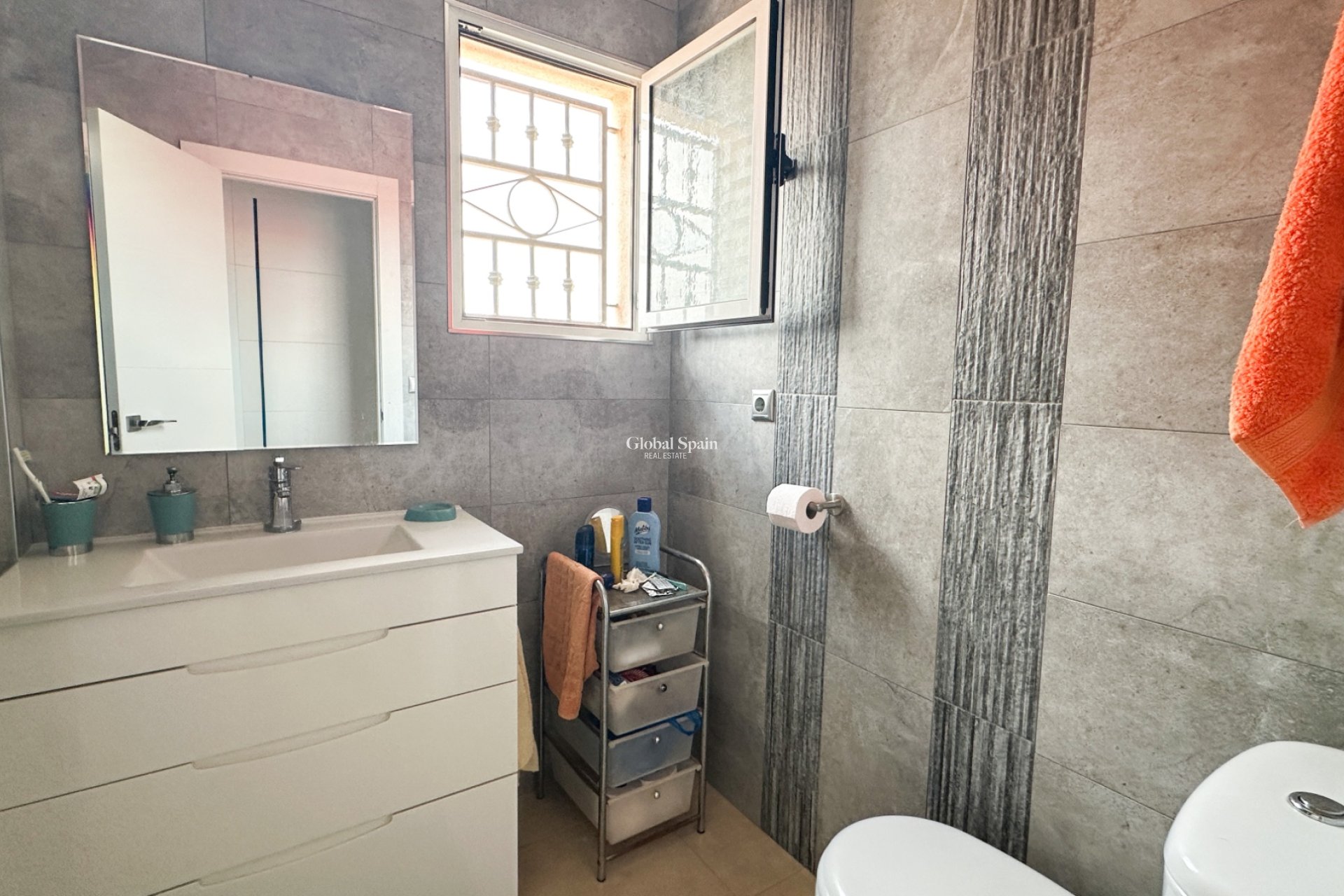 Resale - APARTMENT -
ORIHUELA COSTA - Costa Blanca