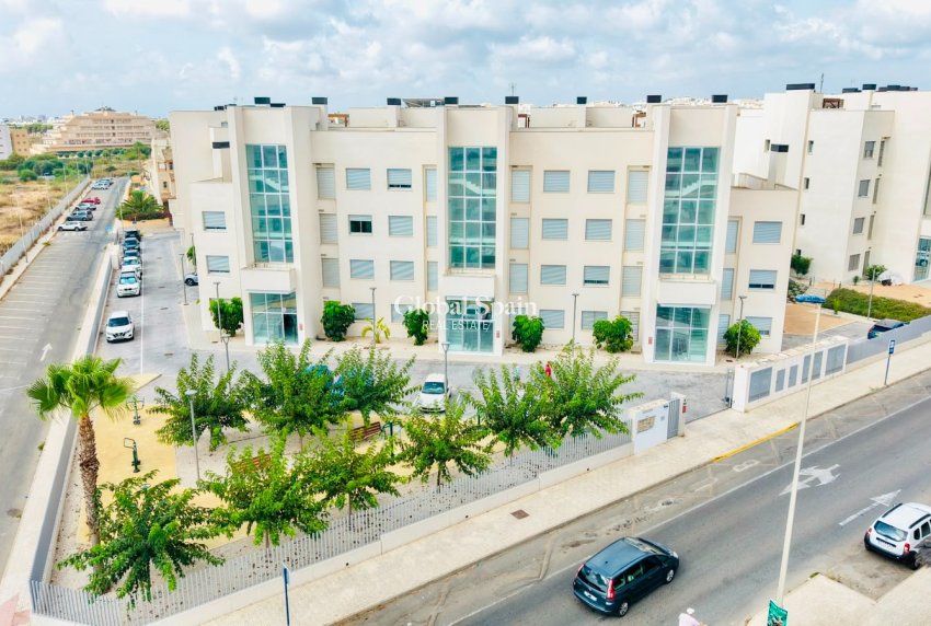 Resale - APARTMENT -
ORIHUELA COSTA - Costa Blanca