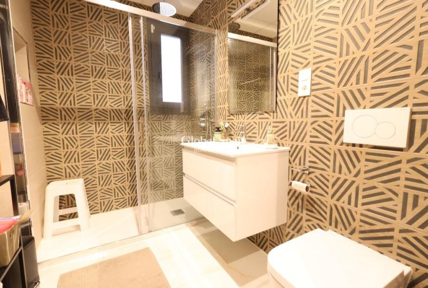 Resale - APARTMENT -
ORIHUELA COSTA - Costa Blanca