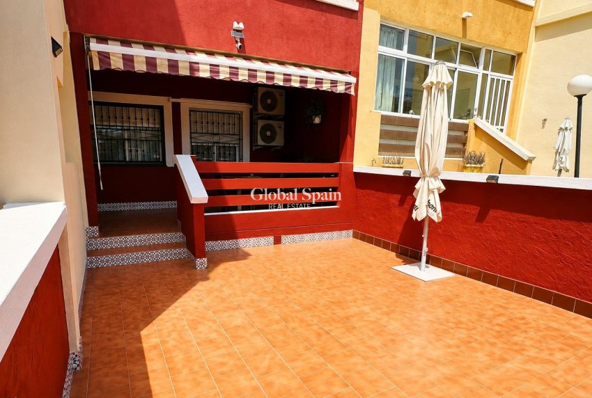 Resale - APARTMENT -
ORIHUELA COSTA - Costa Blanca