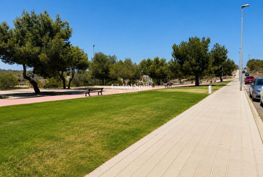 Resale - APARTMENT -
ORIHUELA COSTA - Costa Blanca