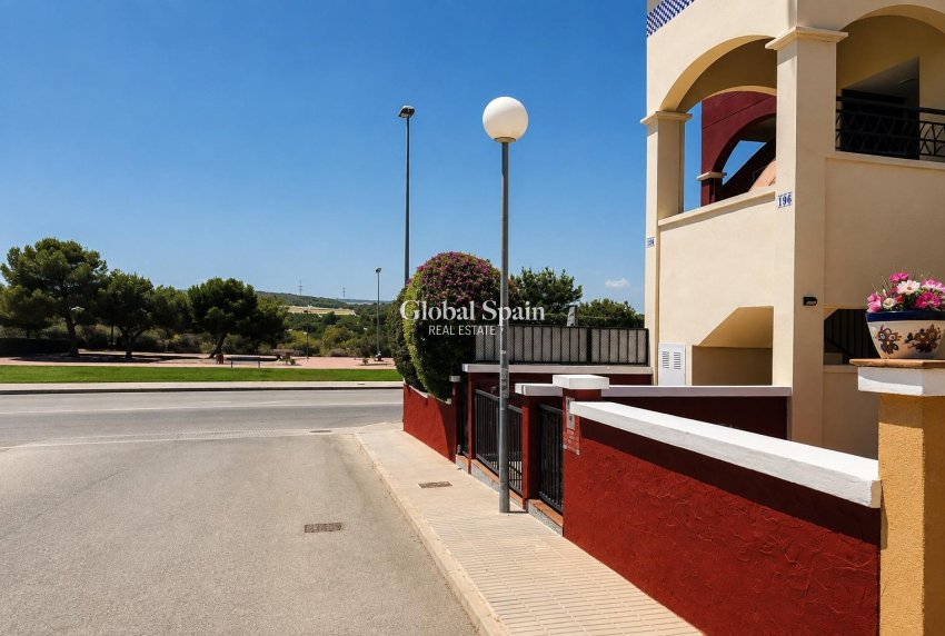 Resale - APARTMENT -
ORIHUELA COSTA - Costa Blanca