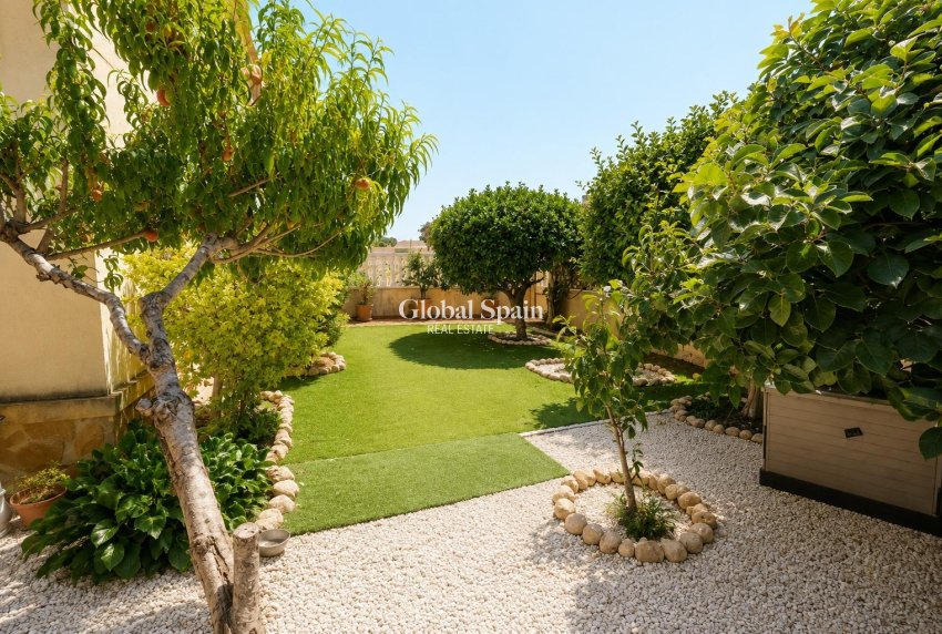 Resale - APARTMENT -
ORIHUELA COSTA - Costa Blanca