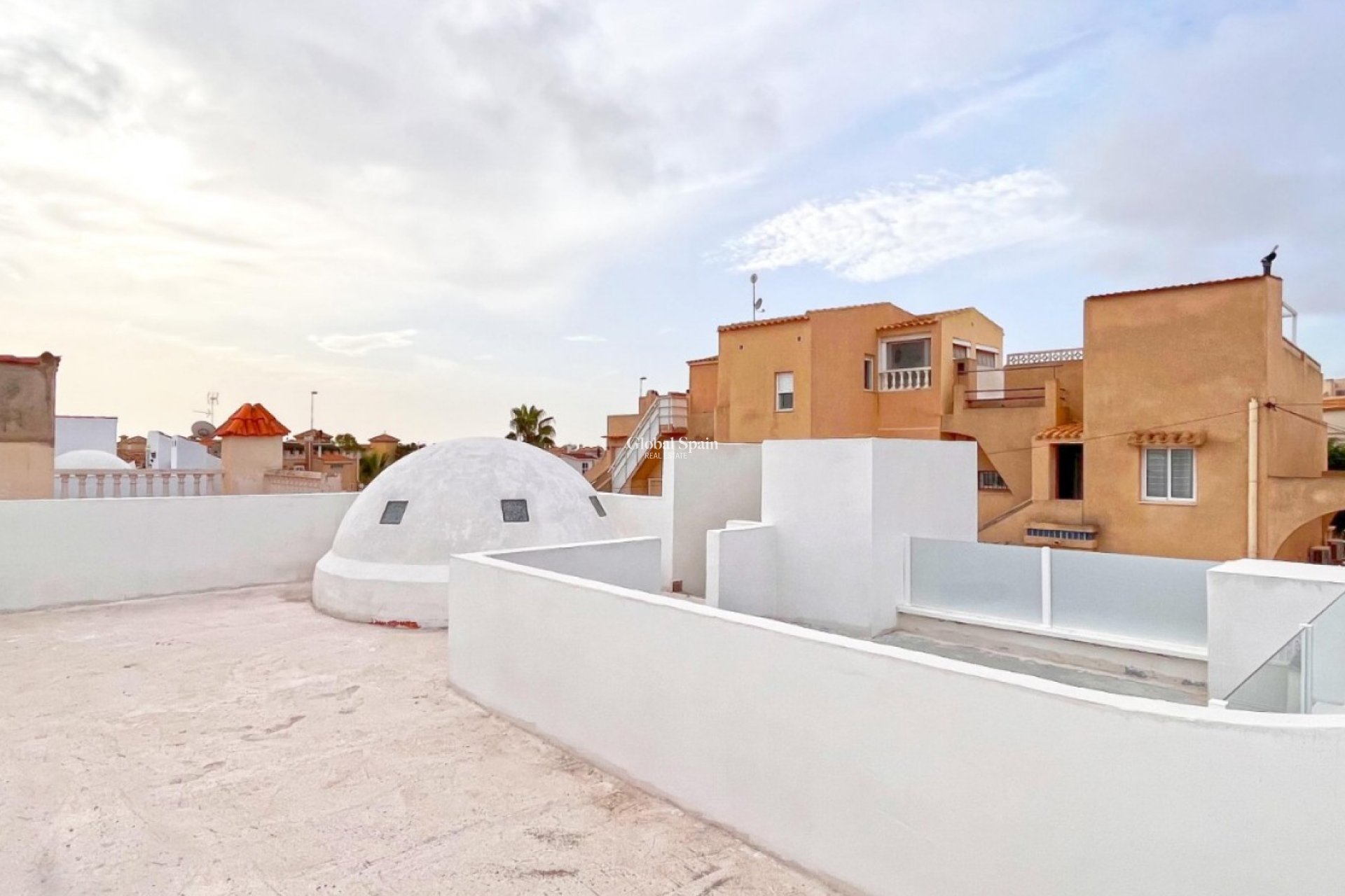 Resale - APARTMENT -
ORIHUELA COSTA - Costa Blanca