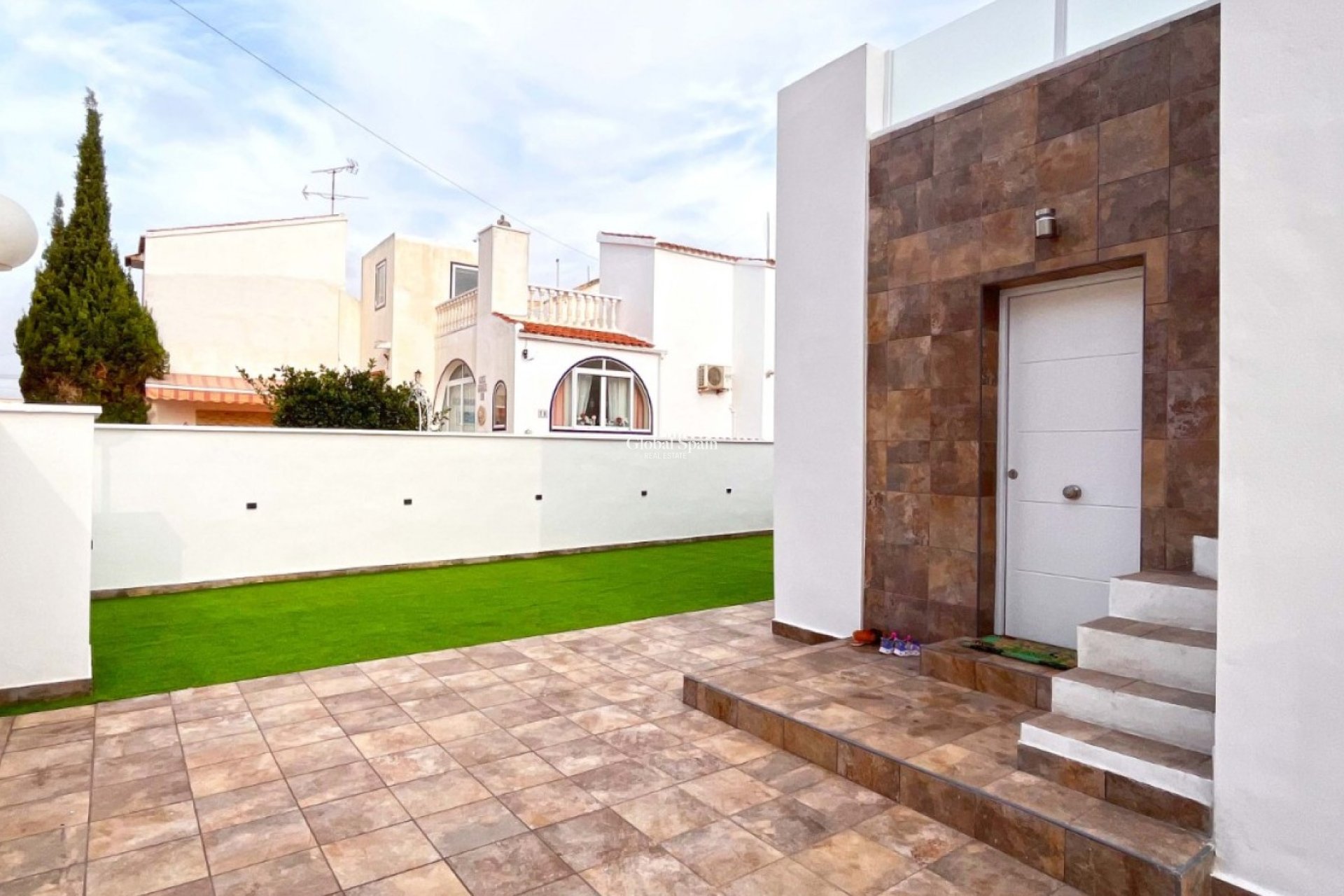 Resale - APARTMENT -
ORIHUELA COSTA - Costa Blanca