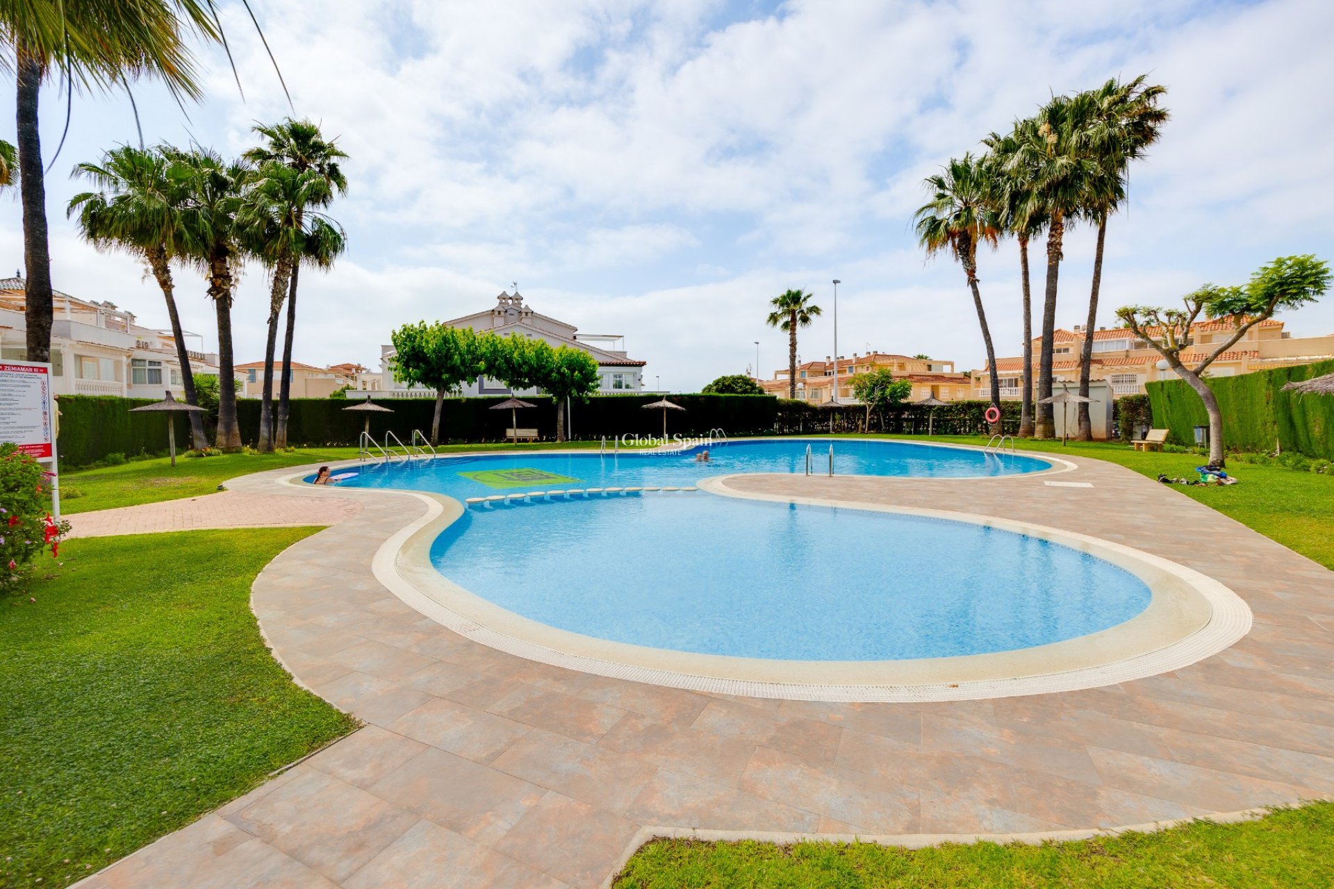 Resale - APARTMENT -
ORIHUELA COSTA - Costa Blanca