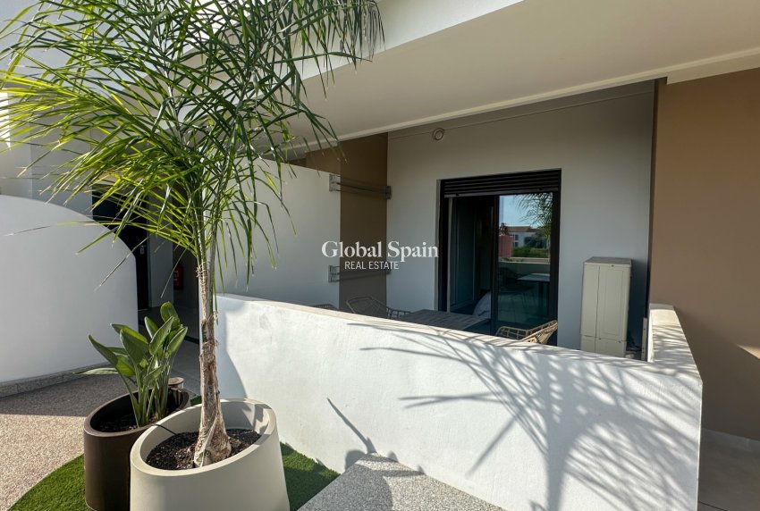 Resale - APARTMENT -
ORIHUELA COSTA - Costa Blanca