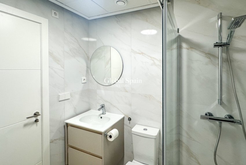 Resale - APARTMENT -
ORIHUELA COSTA - Costa Blanca