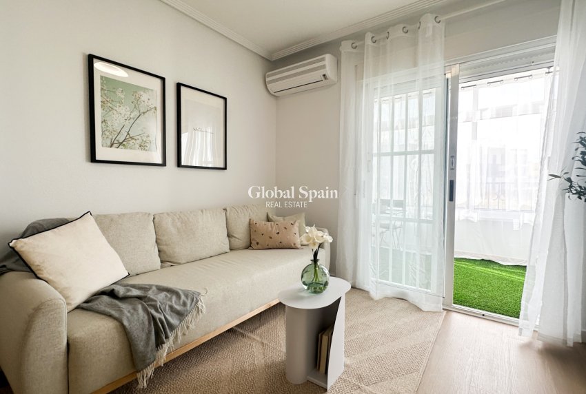 Resale - APARTMENT -
ORIHUELA COSTA - Costa Blanca