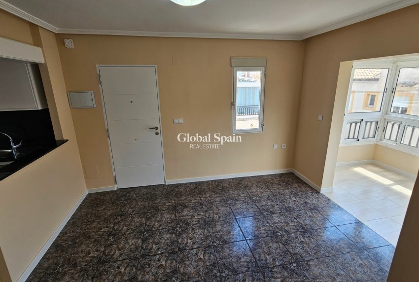 Resale - APARTMENT -
ORIHUELA COSTA - Costa Blanca