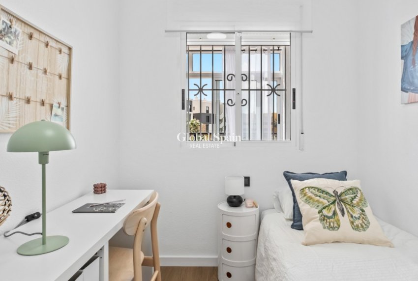 Resale - APARTMENT -
ORIHUELA COSTA - Costa Blanca