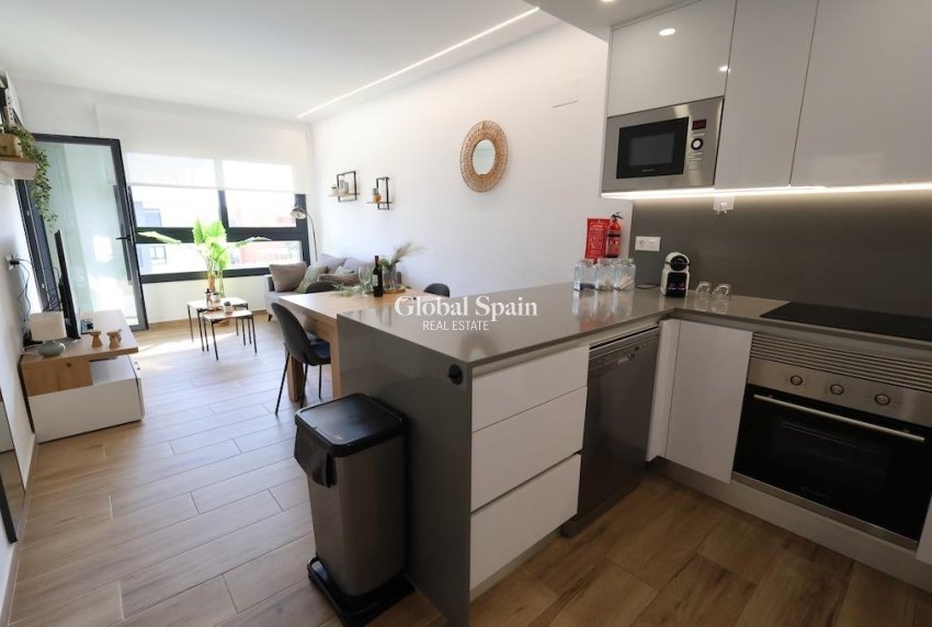 Resale - APARTMENT -
ORIHUELA COSTA - Costa Blanca