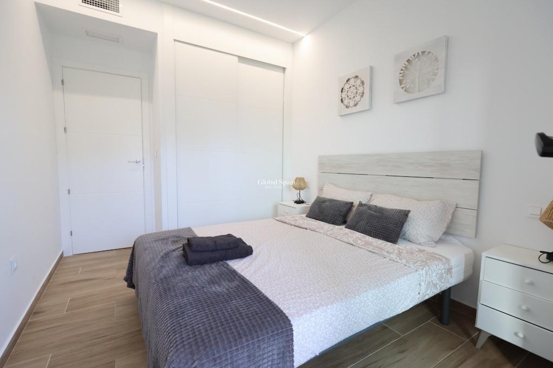 Resale - APARTMENT -
ORIHUELA COSTA - Costa Blanca