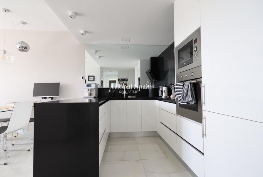 Resale - APARTMENT -
ORIHUELA COSTA - Costa Blanca