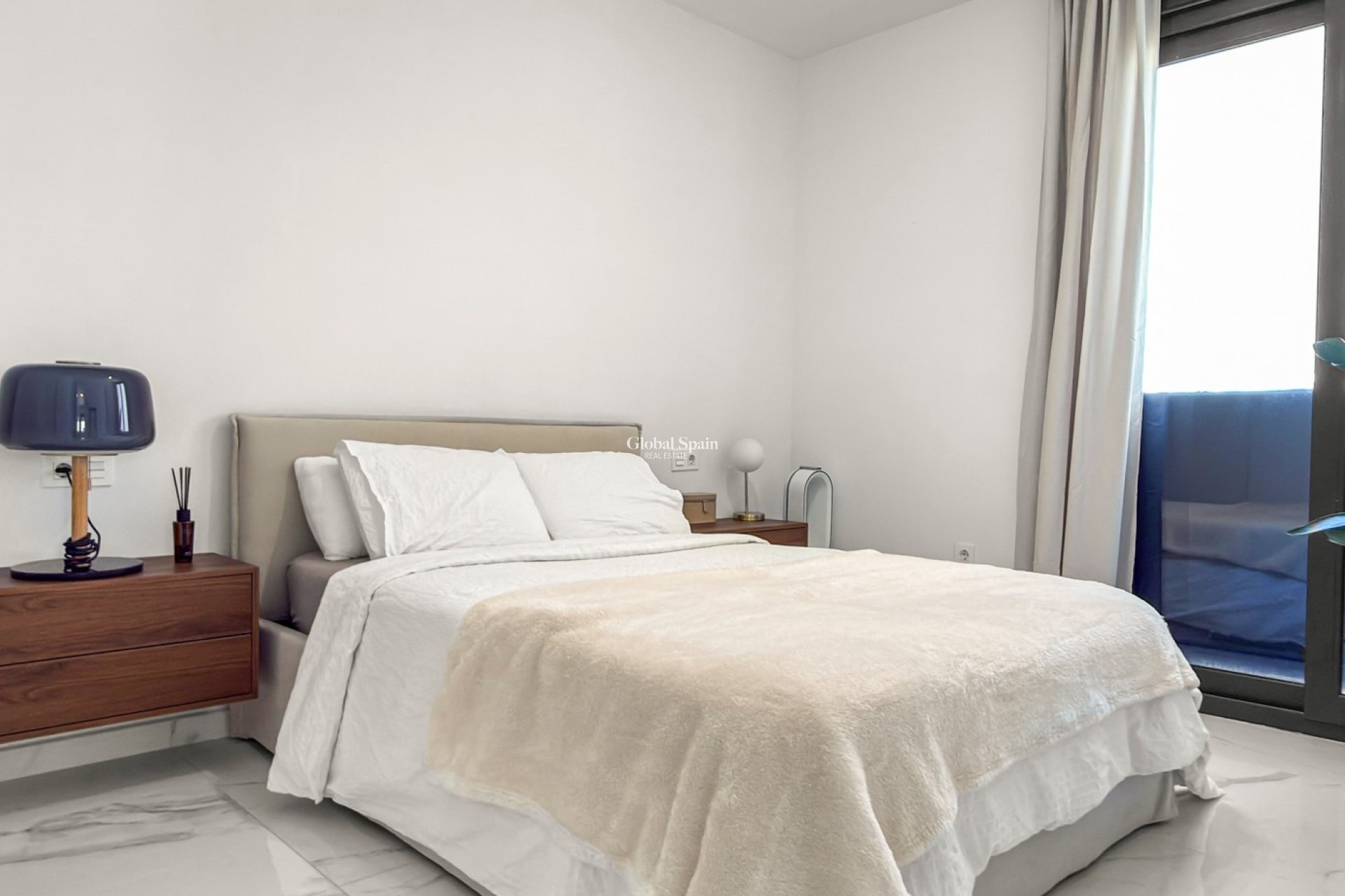 Resale - APARTMENT -
ORIHUELA COSTA - Costa Blanca