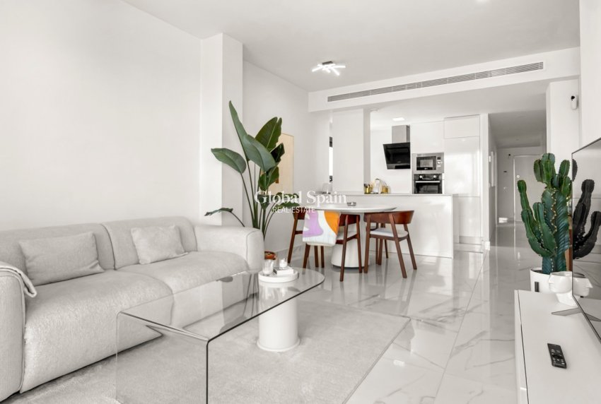 Resale - APARTMENT -
ORIHUELA COSTA - Costa Blanca