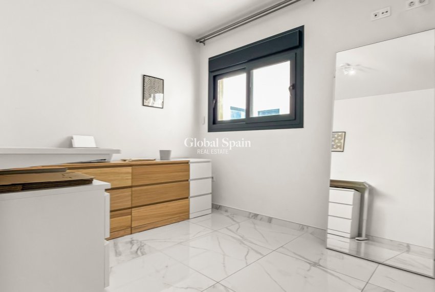 Resale - APARTMENT -
ORIHUELA COSTA - Costa Blanca