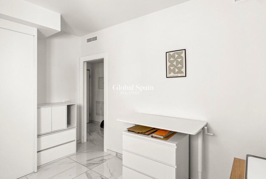 Resale - APARTMENT -
ORIHUELA COSTA - Costa Blanca