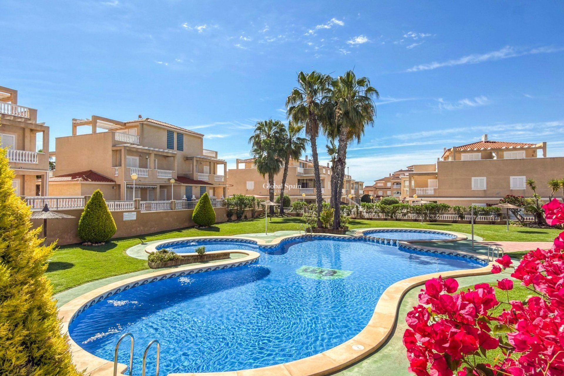 Resale - APARTMENT -
ORIHUELA COSTA - Costa Blanca