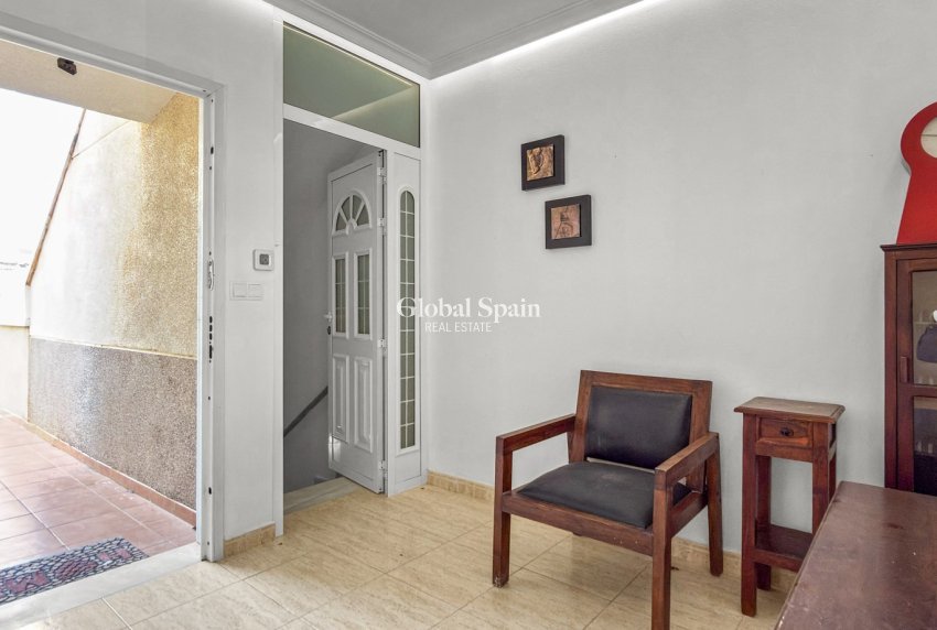 Resale - APARTMENT -
ORIHUELA COSTA - Costa Blanca