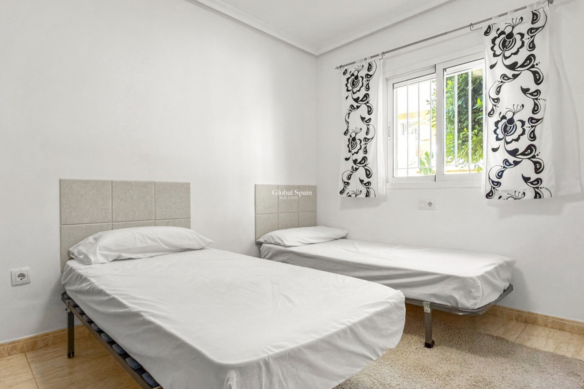 Resale - APARTMENT -
ORIHUELA COSTA - Costa Blanca
