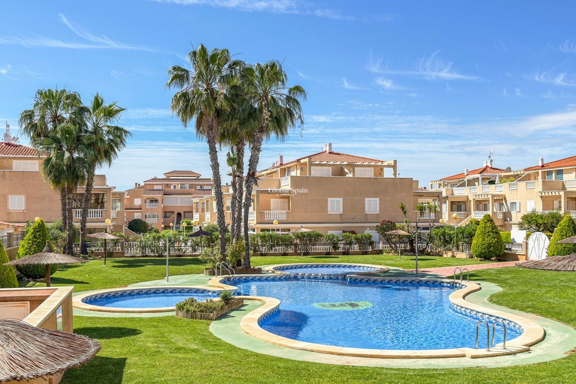 Resale - APARTMENT -
ORIHUELA COSTA - Costa Blanca